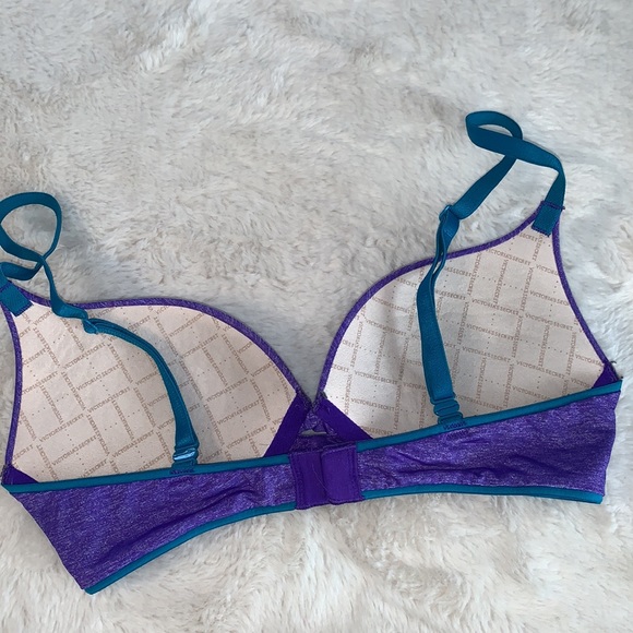 32B Victoria’s Secret wireless perfect shape bra - Picture 3 of 3